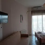 Nikolitsa Apartament *